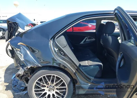 2011 Toyota Camry Se z USA, uszkodzony, nr VIN 4T1BF3EK9BU136718